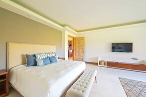 Amazing 3 Bedroom Condo