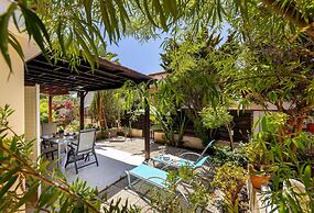 Anas Kiti Seaside Villa