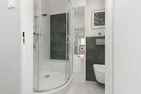 Cieszynska With 2 Bedroom by Renters