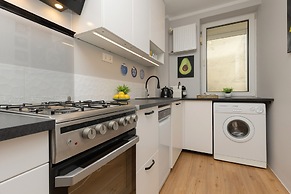 Cieszynska With 2 Bedroom by Renters