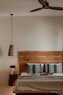 Ostrako Beachside Suites