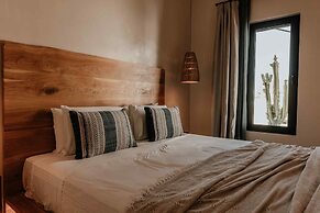 Ostrako Beachside Suites