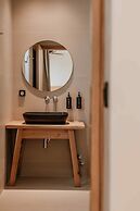 Ostrako Beachside Suites