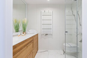 Bulwar Zachodzącego Słońca by Renters