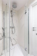 Bulwar Zachodzącego Słońca by Renters