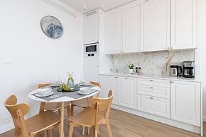 Bulwar Zachodzącego Słońca by Renters