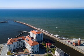 Bulwar Zachodzącego Słońca by Renters