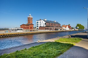 Bulwar Zachodzącego Słońca by Renters