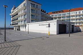 Bulwar Zachodzącego Słońca by Renters