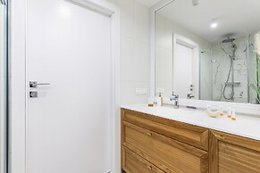 Bulwar Zachodzącego Słońca by Renters