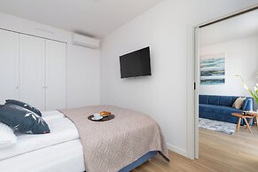 Bulwar Zachodzącego Słońca by Renters