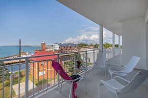 Bulwar Zachodzącego Słońca by Renters