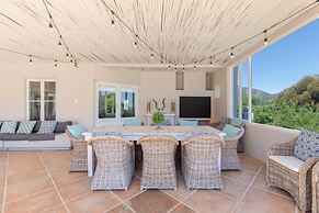 Sublime Five bed Property in Glorious Setting