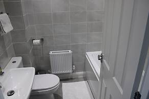 Family Home 5-bed House in Birmingham City Centre