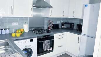 Family Home 5-bed House in Birmingham City Centre