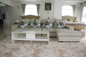 Narong Ek Residence View & Pool Villa