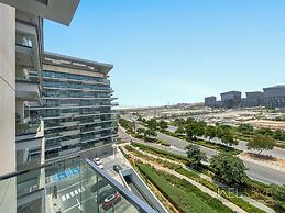 WelHome - Urban Tranquil Retreat In The Heart of Yas Island