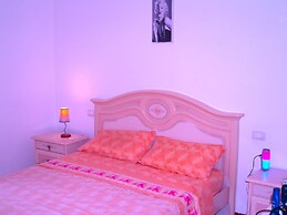 Charming 2-bed House in Albaro for Every Traveler