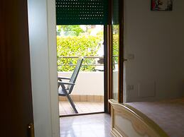 Charming 2-bed House in Albaro for Every Traveler
