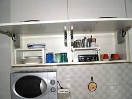 Charming 2-bed House in Albaro for Every Traveler