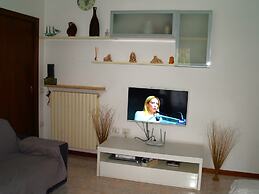 Charming 2-bed House in Albaro for Every Traveler