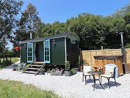 Two Moors Shepherds Hut