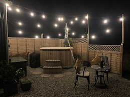 Two Moors Shepherds Hut