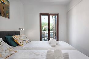 Seafront Apartment Nana