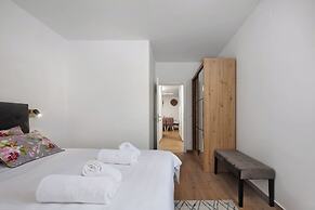 Seafront Apartment Nana