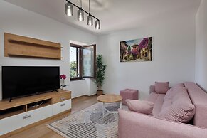 Seafront Apartment Nana 2