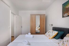 Seafront Apartment Nana 2