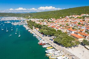 Seafront Apartment Nana 2