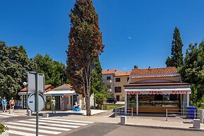 Seafront Apartment Nana 2