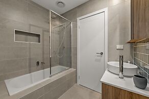 StayCentral Brunswick Central Townhouse