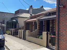 StayCentral Brunswick Central Townhouse