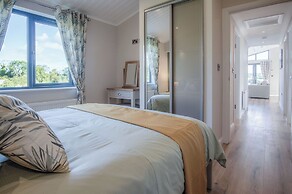 Swanlake Lodge - 3 Bedroom Holiday Home - Penally