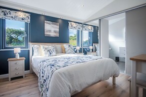 Swanlake Lodge - 3 Bedroom Holiday Home - Penally