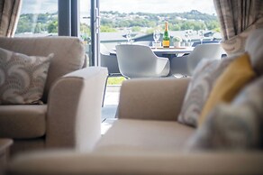 Swanlake Lodge - 3 Bedroom Holiday Home - Penally