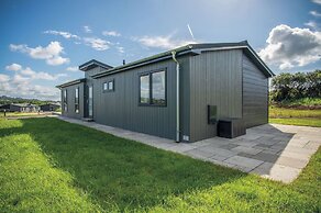 Swanlake Lodge - 3 Bedroom Holiday Home - Penally