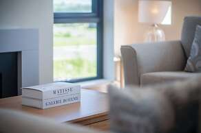 Swanlake Lodge - 3 Bedroom Holiday Home - Penally