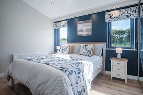 Swanlake Lodge - 3 Bedroom Holiday Home - Penally