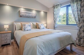 Swanlake Lodge - 3 Bedroom Holiday Home - Penally