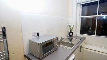 E2M Stays Lowestoft High street