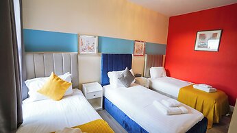 E2M Stays Lowestoft High street