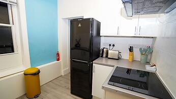 E2M Stays Lowestoft High street