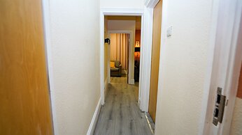 E2M Stays Lowestoft High street