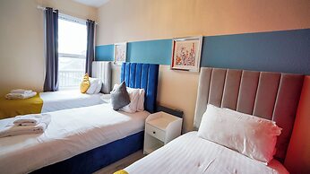 E2M Stays Lowestoft High street