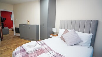 E2M Stays Lowestoft High street