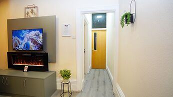 E2M Stays Lowestoft High street