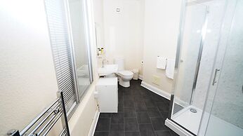 E2M Stays Lowestoft High street